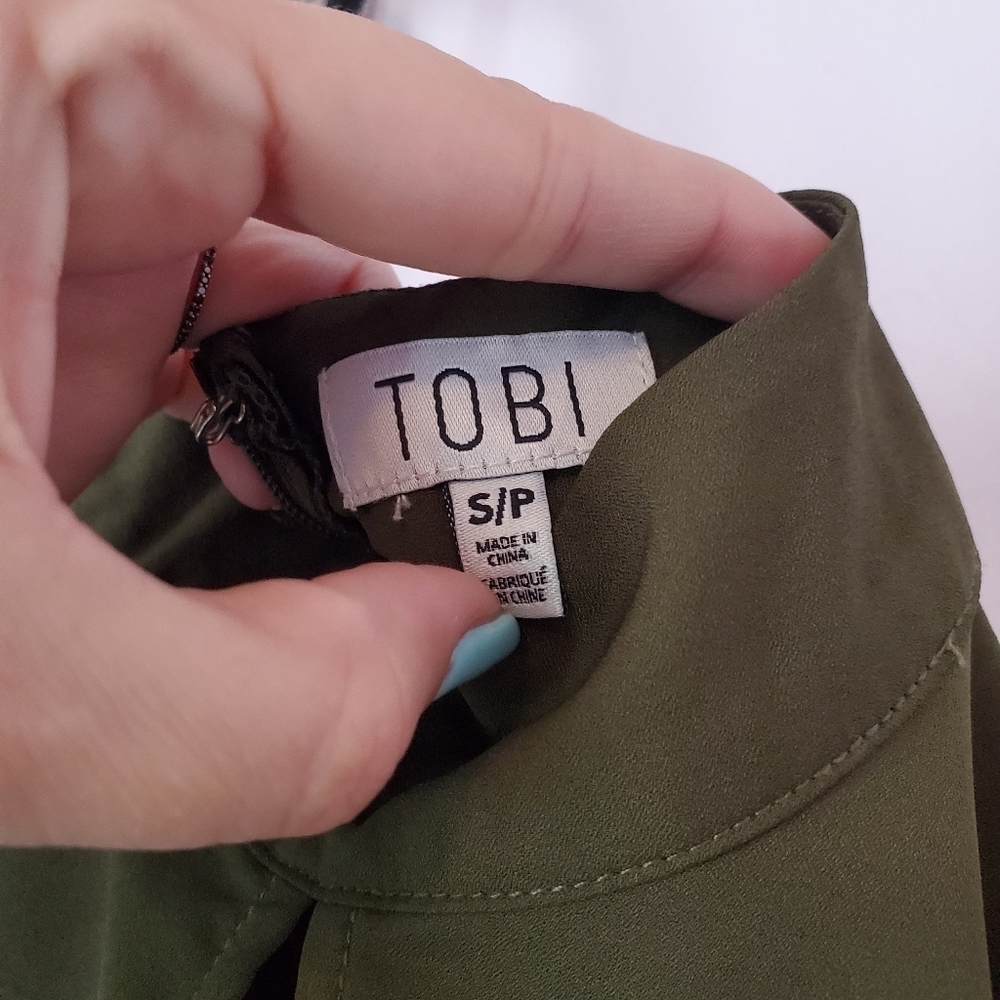 Tobi Small Olive Green Sleeveless Tank - Picture 8 of 9